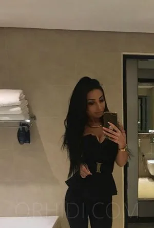 Malika escort Köln